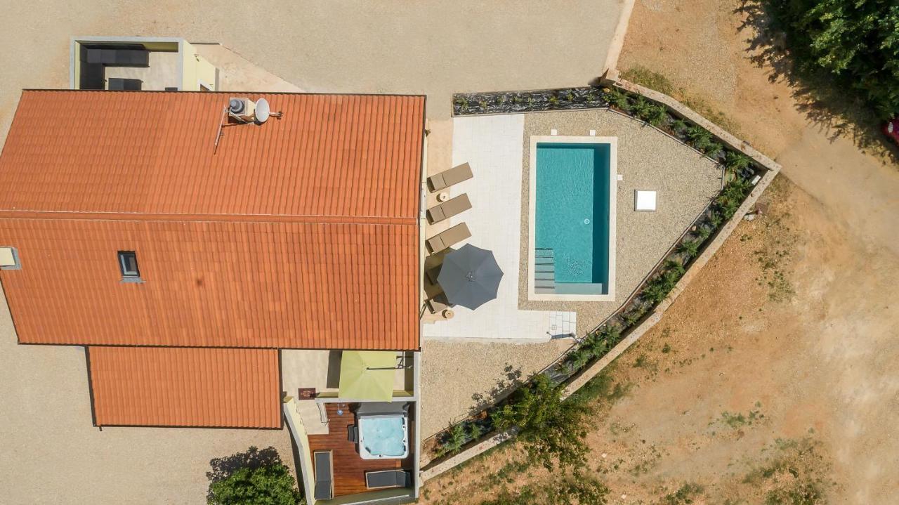 Holiday Home Tos Risika Eksteriør bilde
